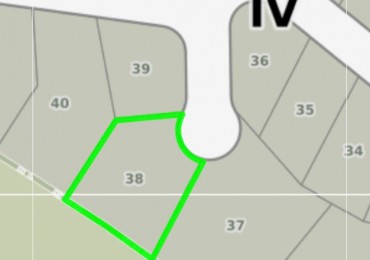 Lote 38 Barrio Alamos con fondo al golf